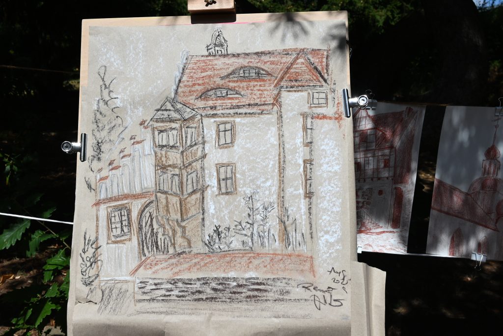 Zeichnung eines Denkmals