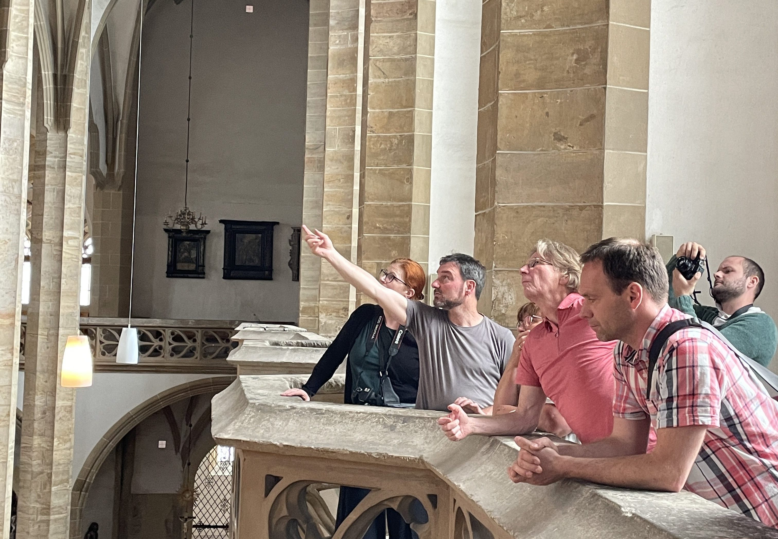 Eine Gruppe Teilnehmer im Freiberger Dom